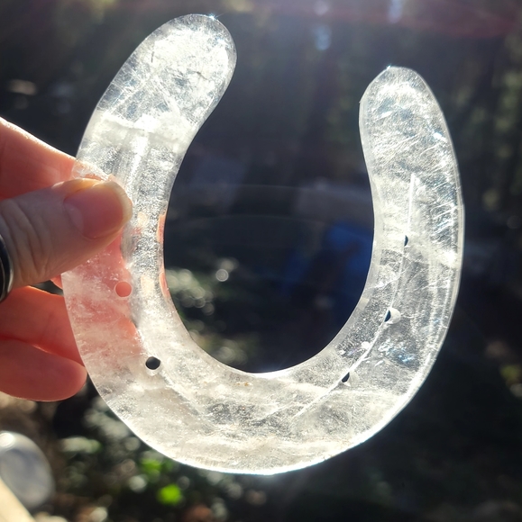 Unique Clear Quartz crystal handcarved good LUCK horseshoe - Picture 4 of 5
